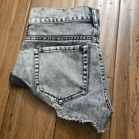 Bullhead Shorts - Picture 2 of 3